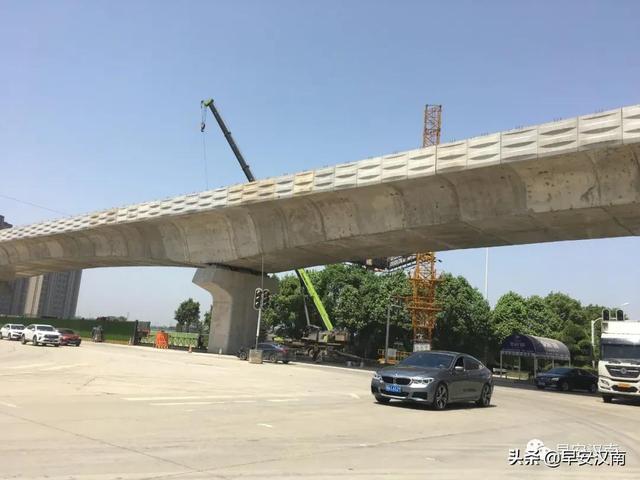 武汉地铁16号线协马区间地面施工设备正在有序拆除中