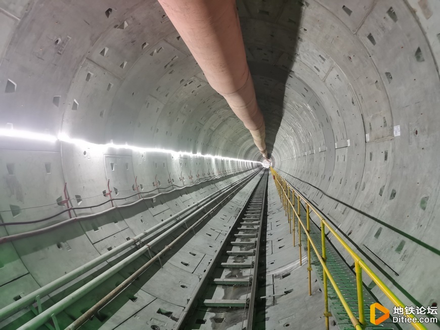 “一发两通”，广州地铁11号线土建工程累计完成56%