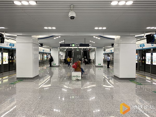 杭州地铁5号线万安桥站B、E出入口今起投入使用