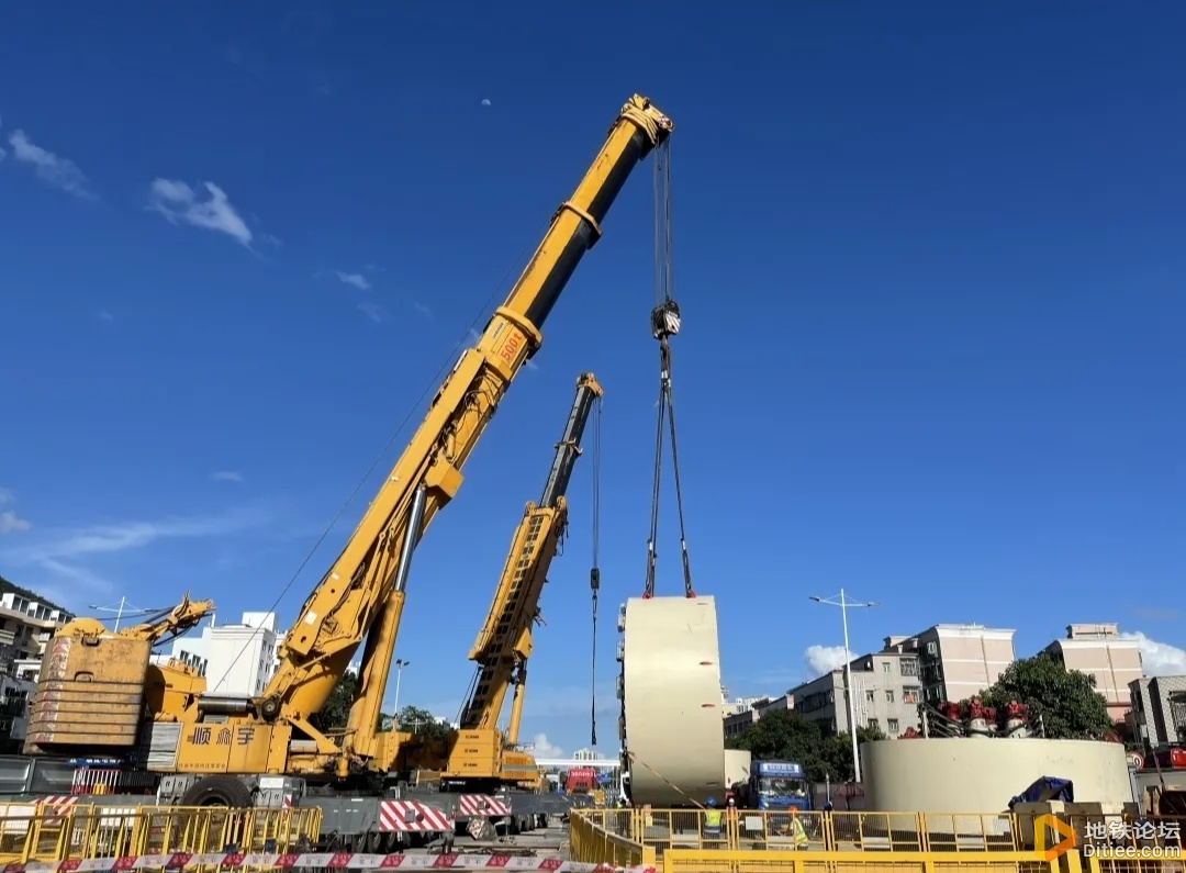 深圳地铁8号线二期一工区北盐区间盾构下井