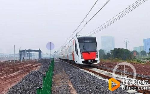 全国首列“双流制”列车将在重庆开跑 实现铁路地铁互通