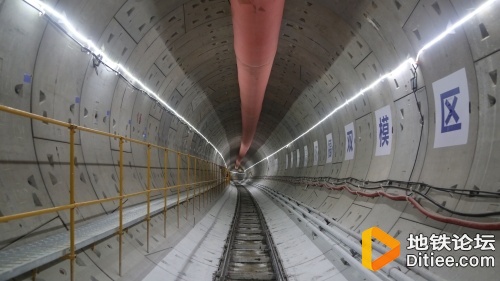 深圳地铁12号线最长盾构怀德站至福永站盾构区间贯通