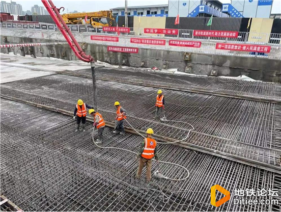 重庆地铁5号线北延伸段工程全线暗挖车站顺利贯通