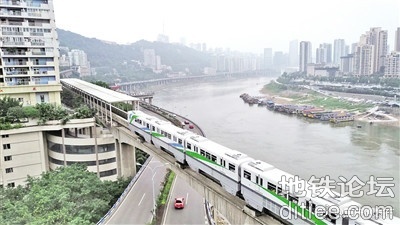 重庆地铁2号线新8编组02050列车在大堰村基地调试