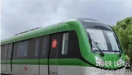 南京首条无人驾驶地铁7号线列车亮相