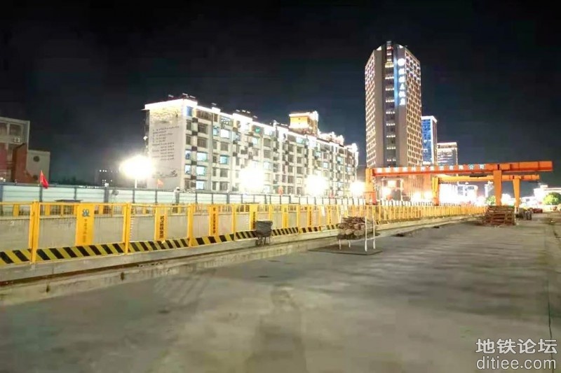 武汉地铁前川线黄陂广场站主体结构顺利封顶