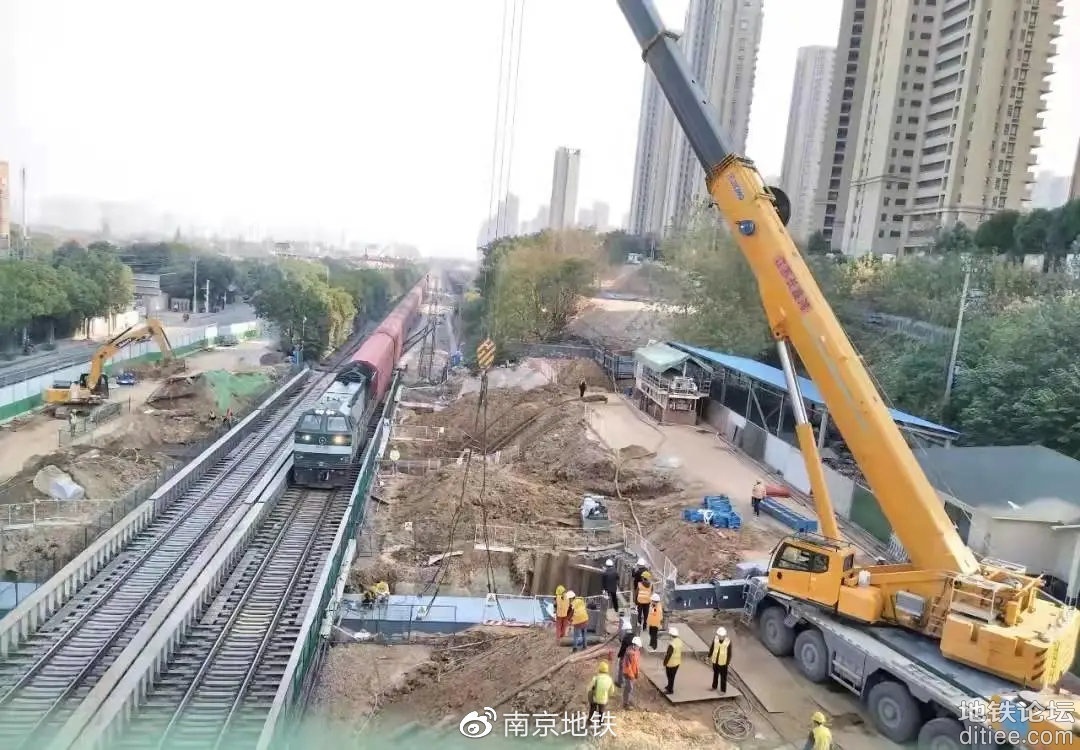 首条无人驾驭线路，南京地铁7号线成功下穿宁芜铁路
