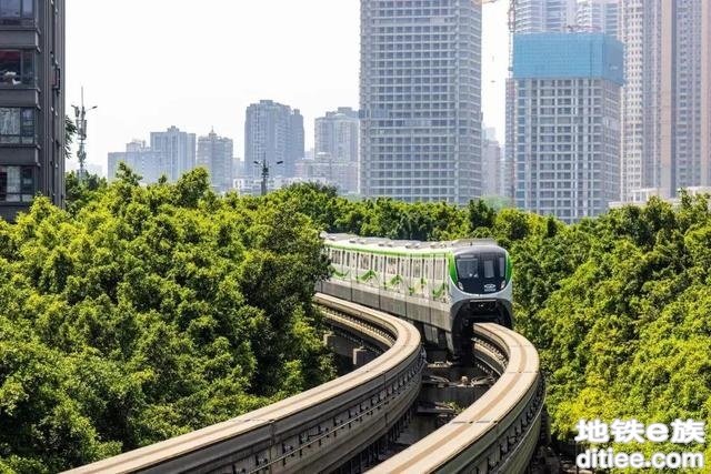 重庆地铁2号线8编组列车4月23日起载客运营