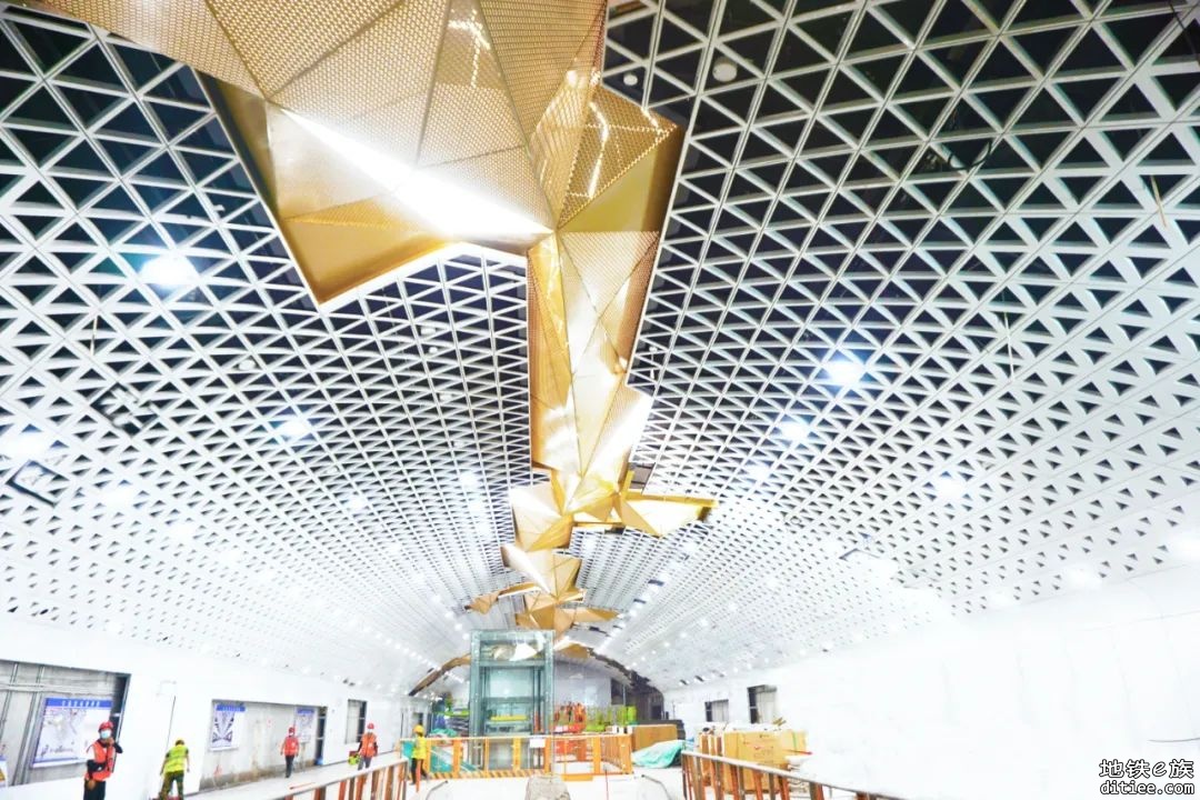 深圳地铁16号线大运中心站-已基本完成装修