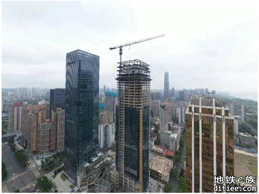 武汉地铁三阳路项目主体结构封顶
