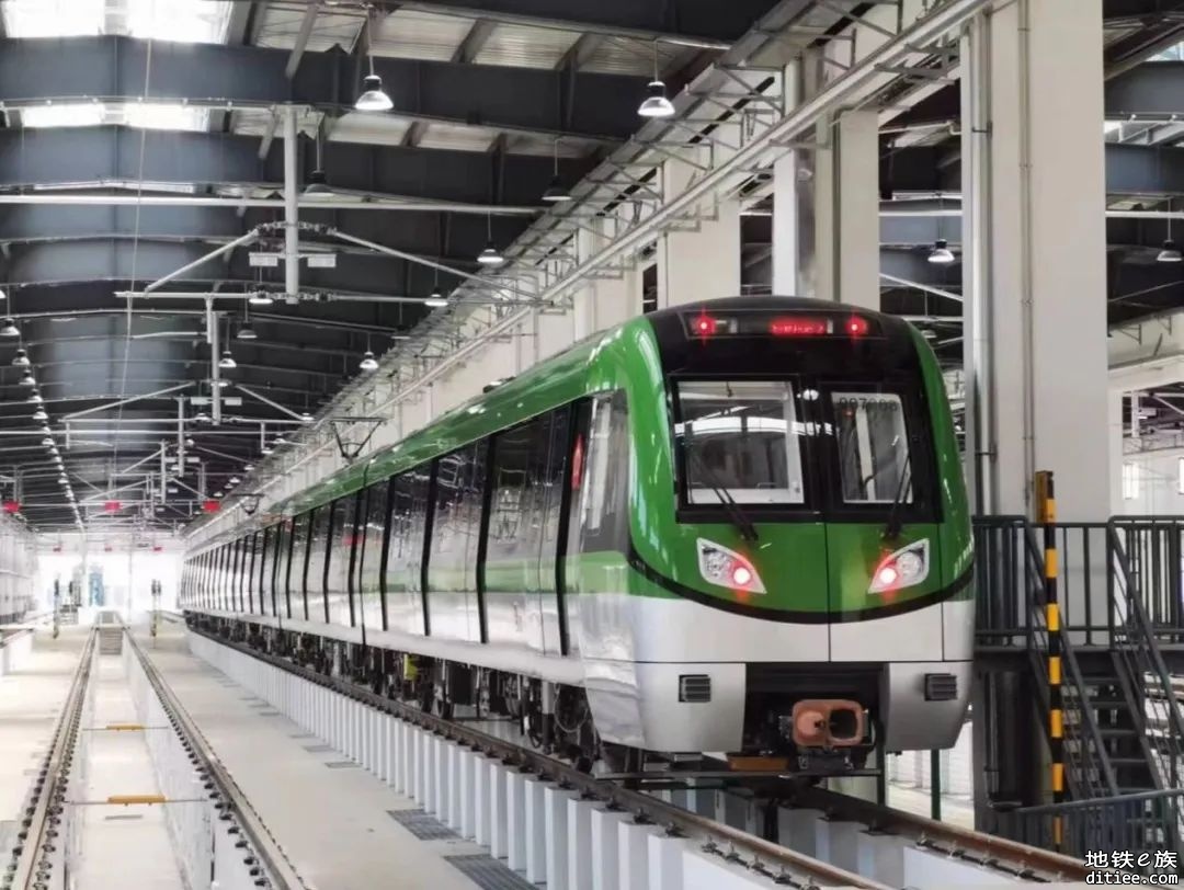 记者试乘南京首条“无人驾驶”地铁7北，啥感觉