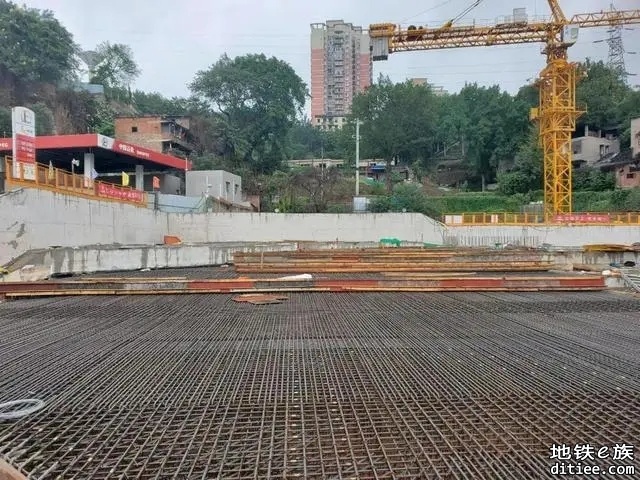 重庆地铁18号线电厂站封顶