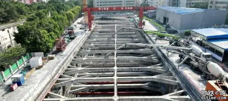 广州首条环线11号线建设新突破 一广园新村站实现封底