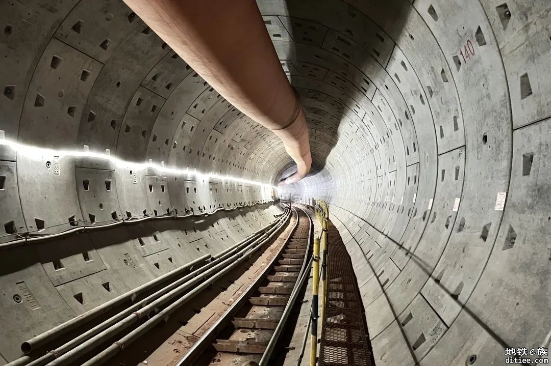 成都地铁8号线二期工程最长盾构区间顺利实现双线贯通