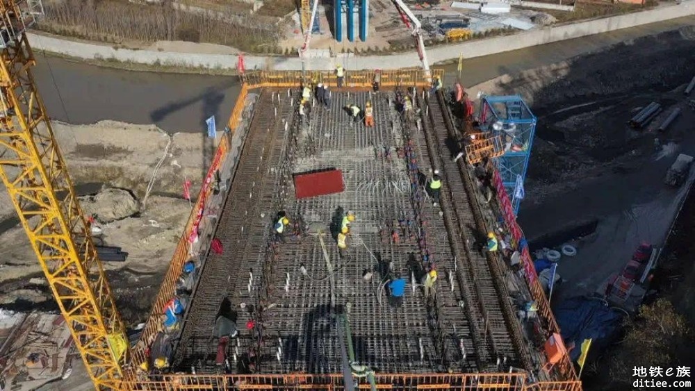 沈白高铁全线最大跨度连续梁开始施工