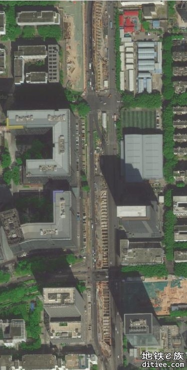 中建交通华南公司深圳地铁13号线二工区深大站~科兴站区间盾构顺利始发