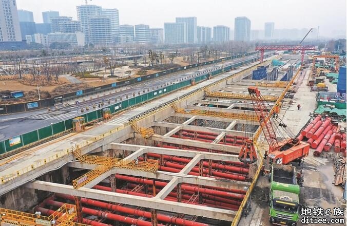 南京地铁11号线一期已经开工的17座车站全部复工