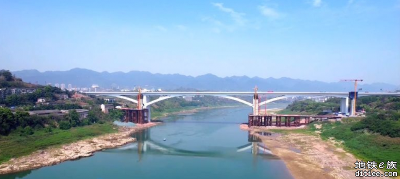 重庆轨道15号线廖家溪轨道专用桥主墩封顶