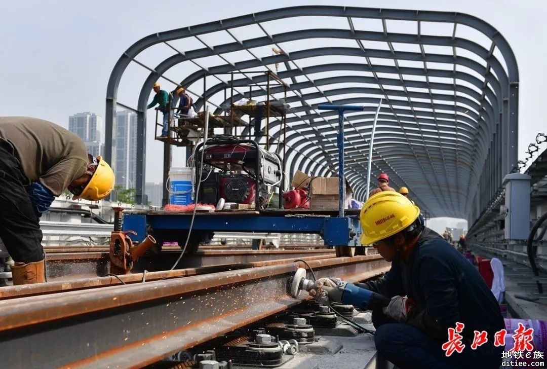 武汉地铁5号线起点调整工程全线“轨通”