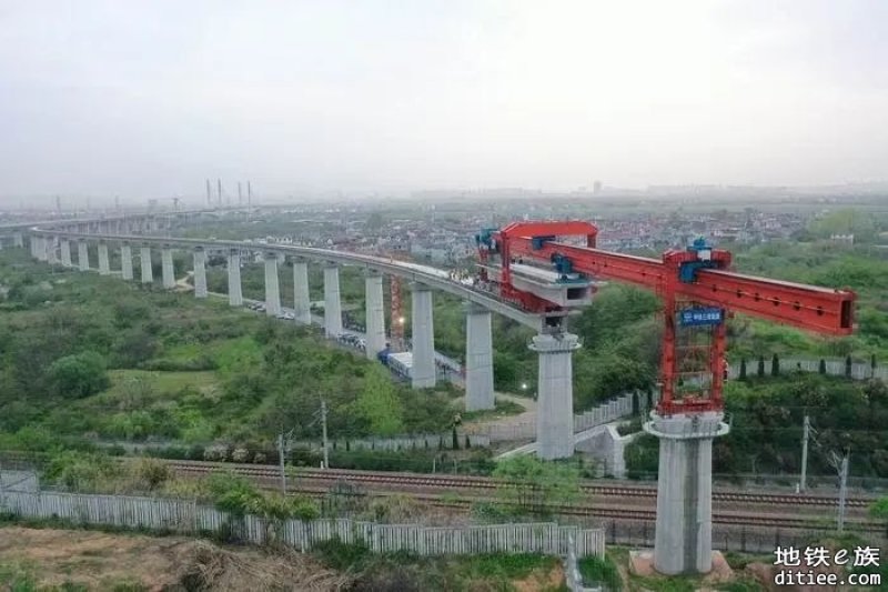 杭衢高铁九景衢联络线成功上跨衢九铁路