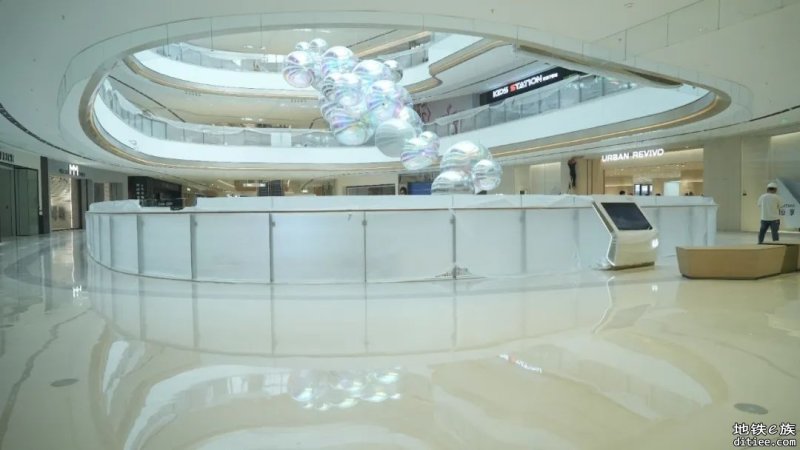 天府新区首个超级商业明天开业