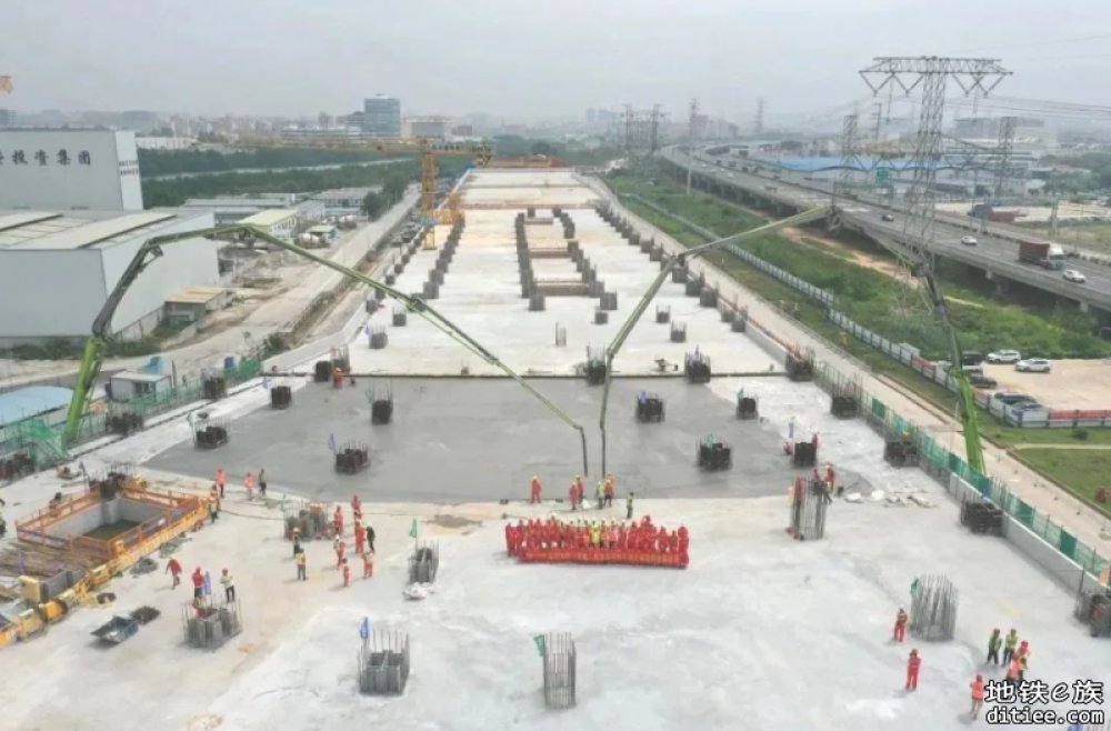 深圳地铁12号线二期东宝河停车场主体结构全面封顶