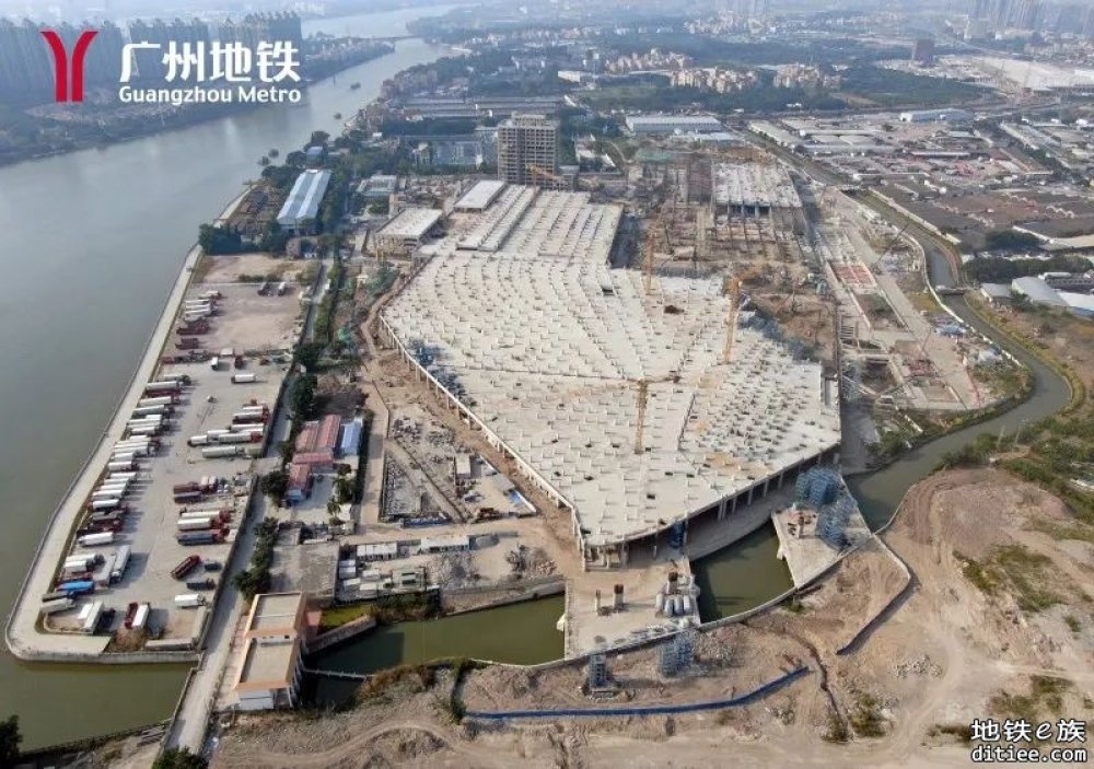 广州12号线槎头车辆段最大区域盖板完成浇筑