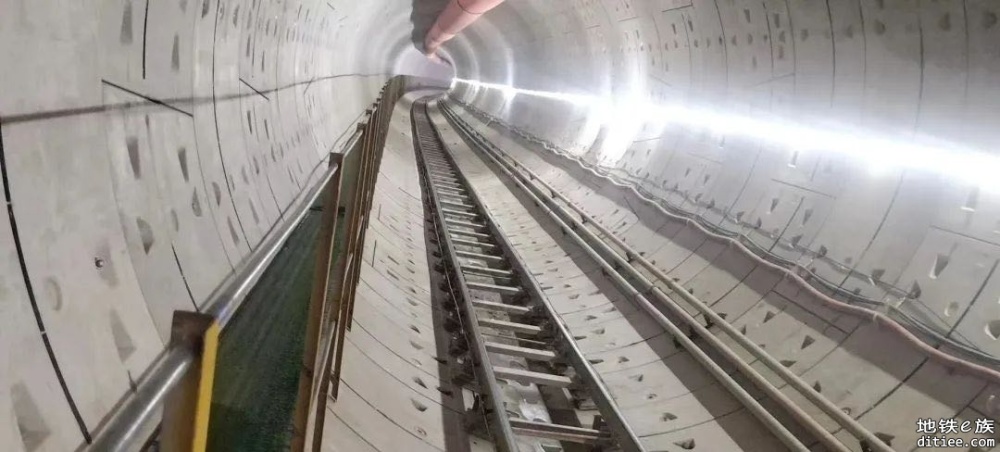 深圳地铁3号线四期低白区间右线贯通