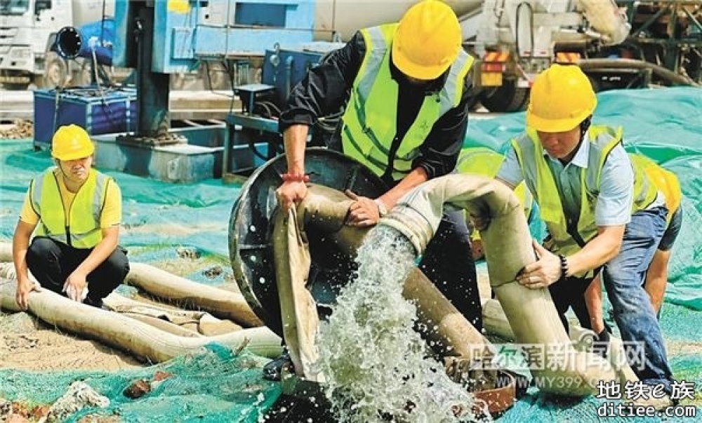 地铁在建工地 织密防汛安全网