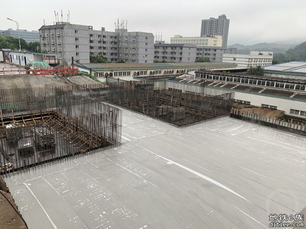 重庆地铁24号线竹园村站主体结构封顶