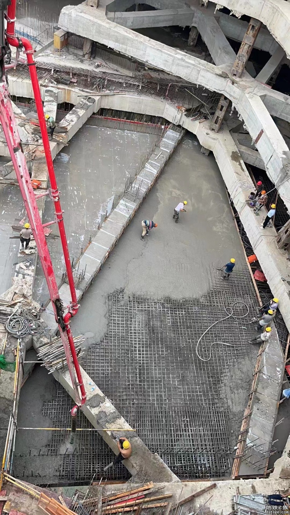 南京地铁5号线大校场站-七桥瓮站区间明挖段主体结构封顶