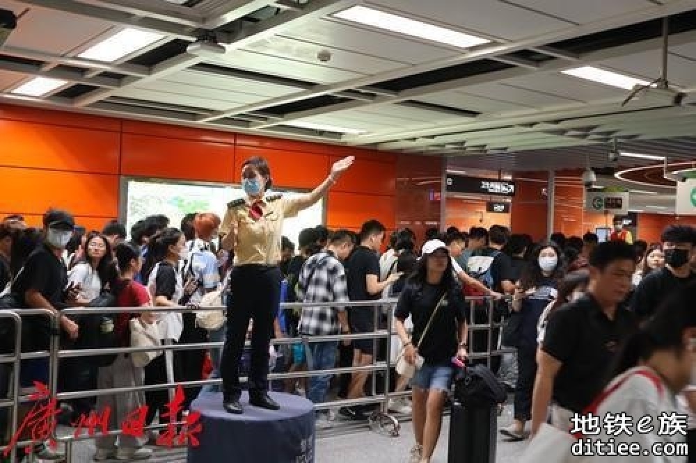 广州地铁“双节”假期8天运客6200.9万人次
