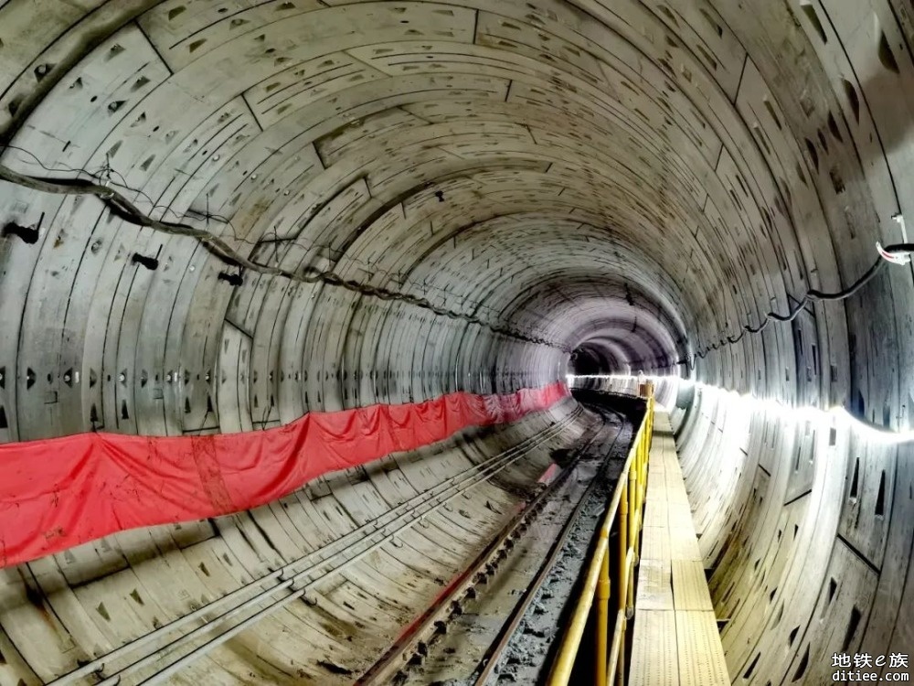 北京地铁3号线一期工程土建施工03合同段星-体区间右线盾构顺利贯通