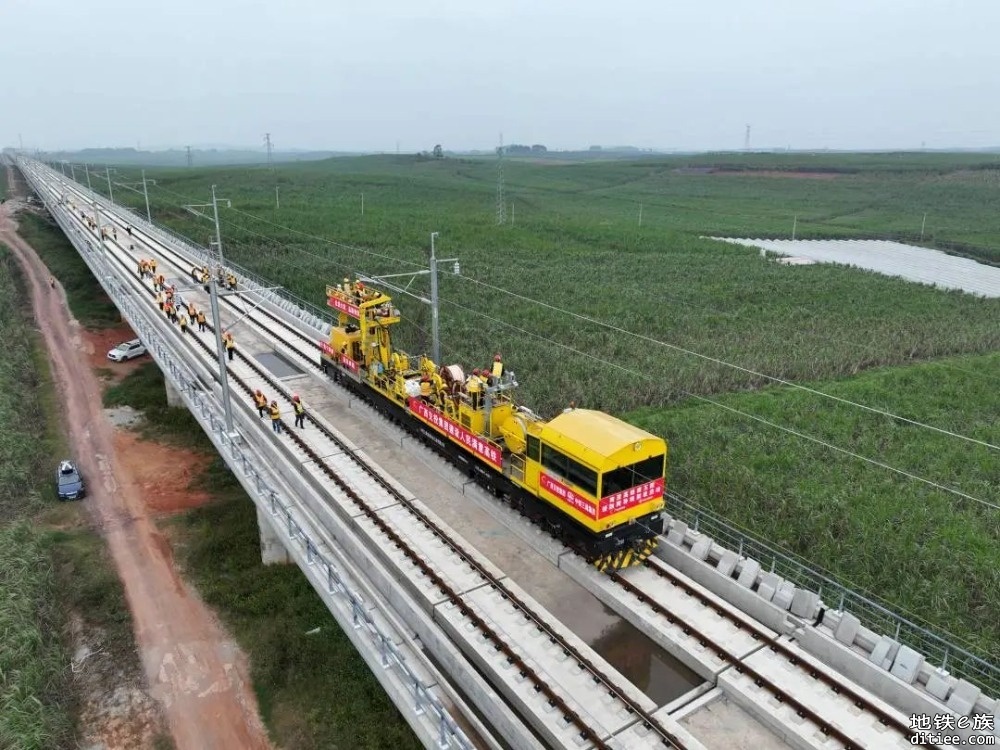 南深高铁南宁至玉林段进入接触网导线架设阶段