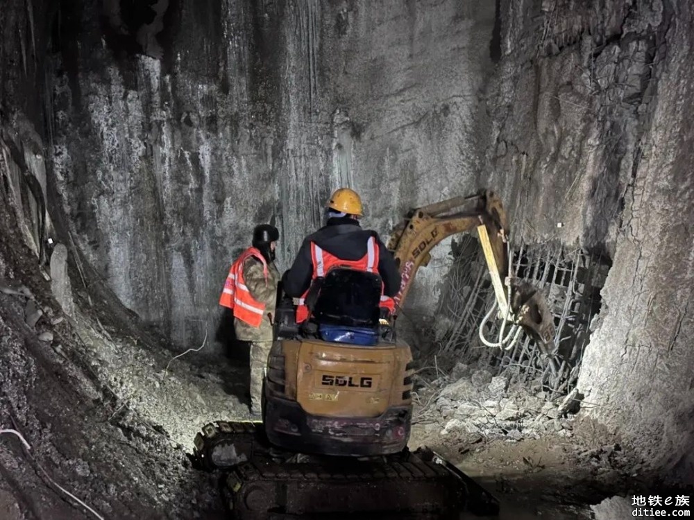 沈阳地铁1号线东延线7标植物园站至双马站区间暗挖段顺利实现贯通