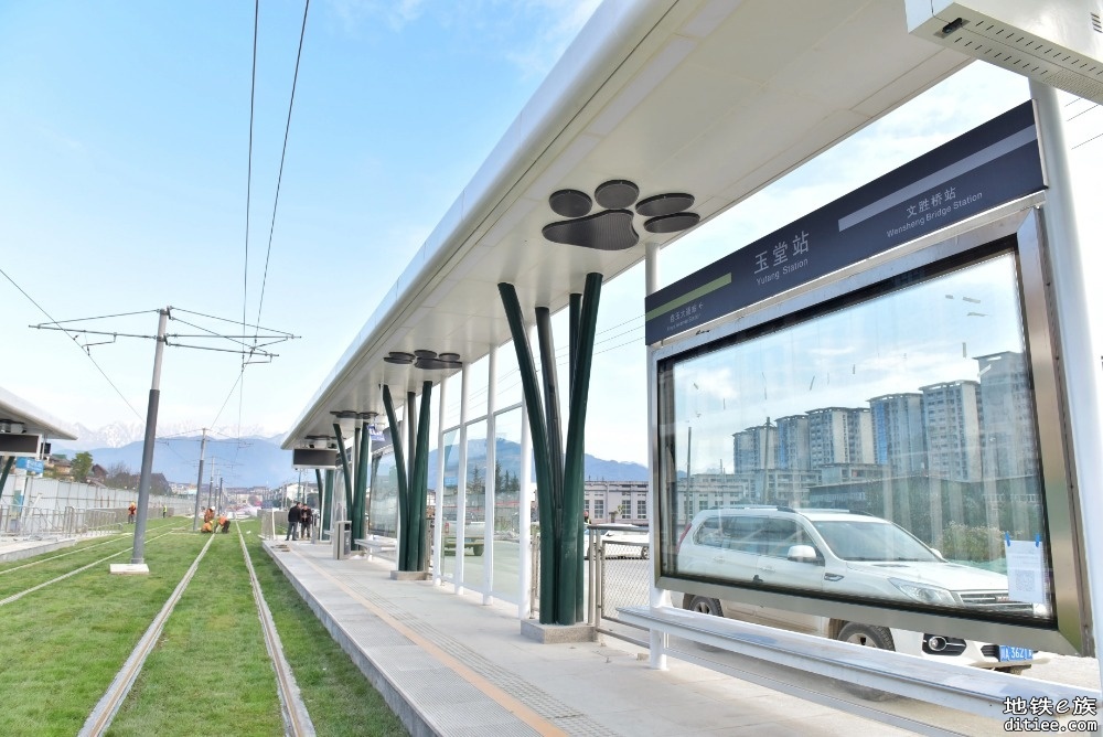 都江堰有轨电车3月开通。