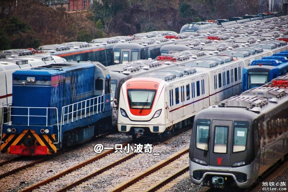 A9第十六与第十七台列车出厂