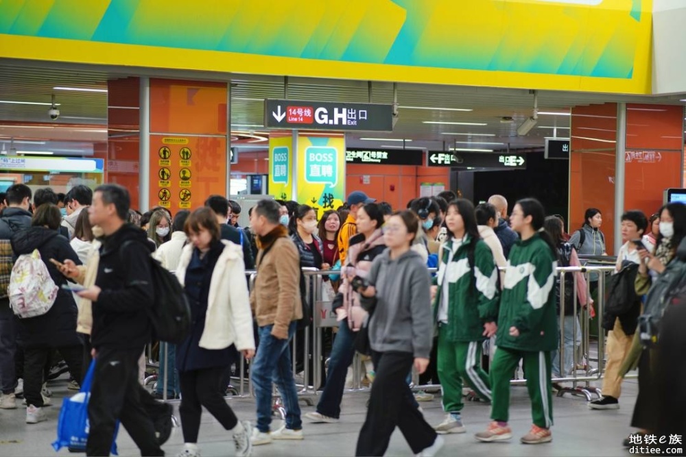 春运收官！广州地铁40天累计运客3亿人次，同比增长两成