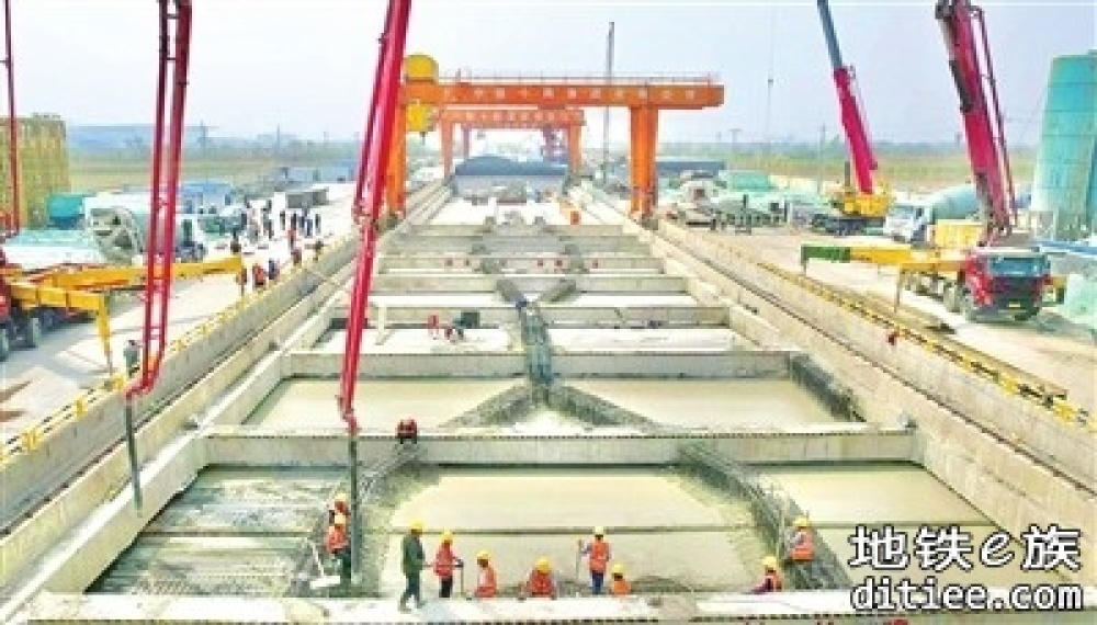 天津在建面积最大跨度最长的地铁车站封顶