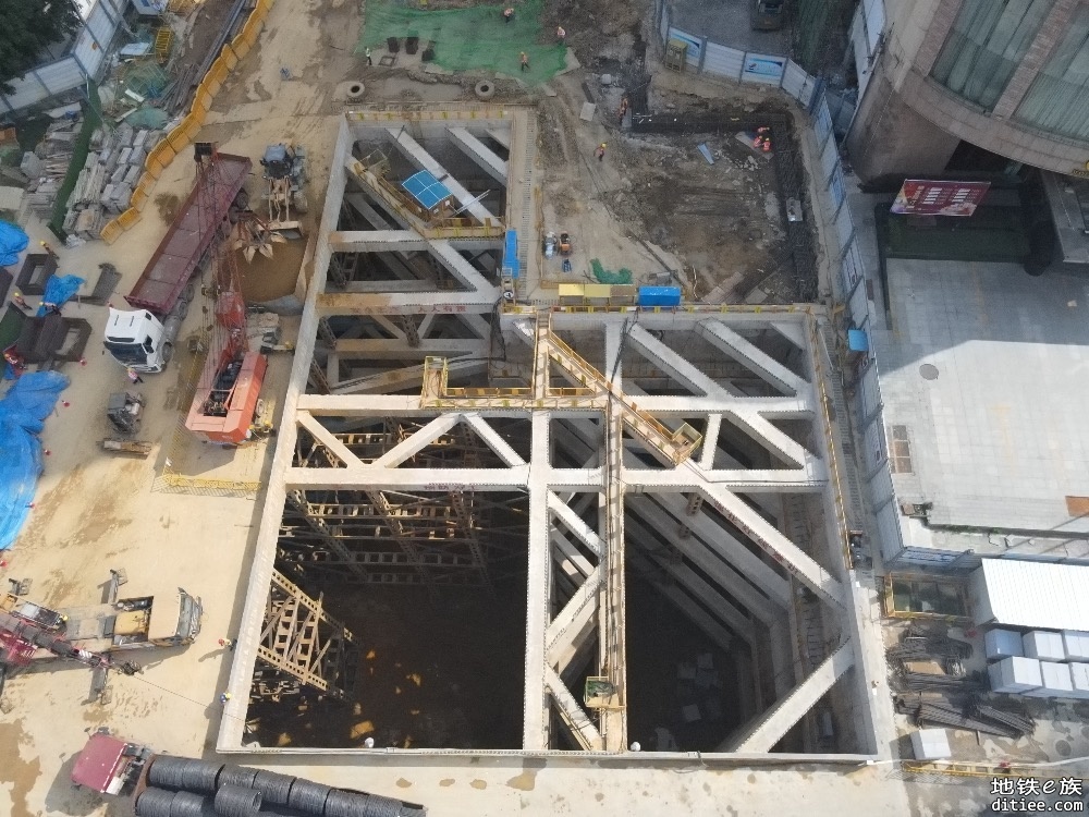 武汉地铁12号线十五中站换乘节点基坑开挖