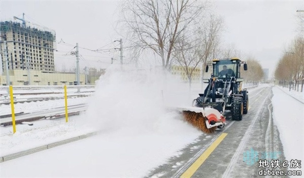 2000余人昼夜奋战！哈市78座地铁车站256个出入口积雪全部清运干净