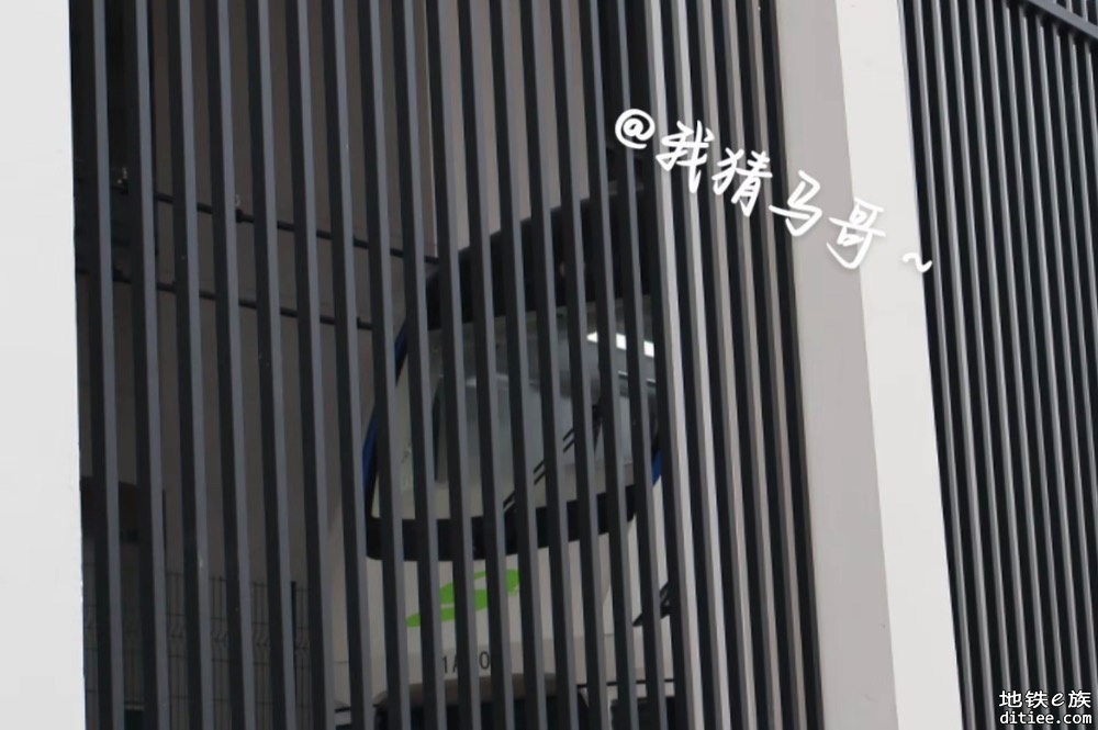 1号线首列车下线并已到达车辆段