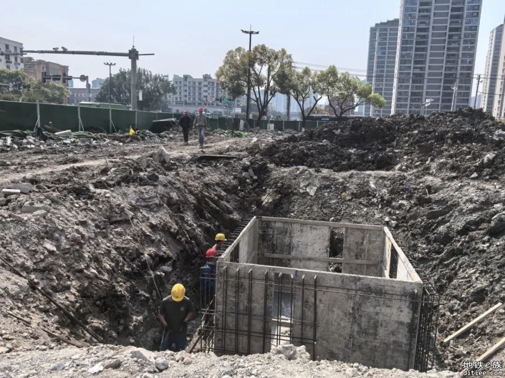 S3线SG2标段梧田段中低压电力管线迁改工程进场施工