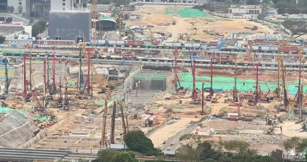地铁13号线一期全线“长轨通” 年底北段开通