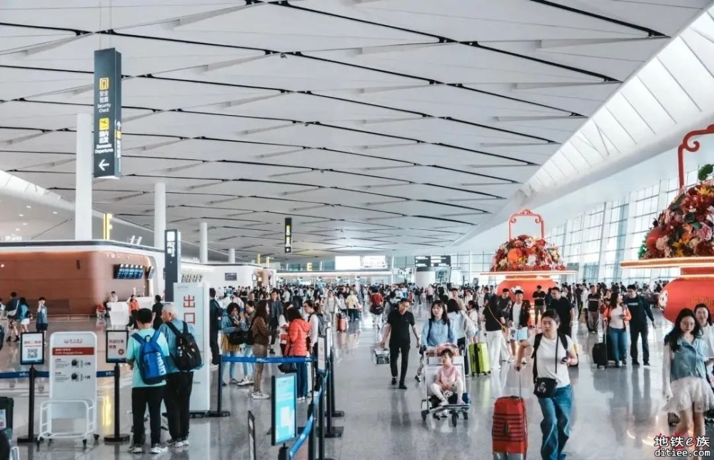 五一成都东站，成都南站单日旅客发送量创历史新高
