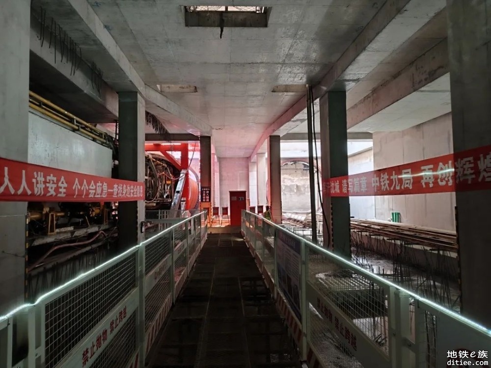 9号线长安桥南街站-新立堡桥站区间右线顺利始发