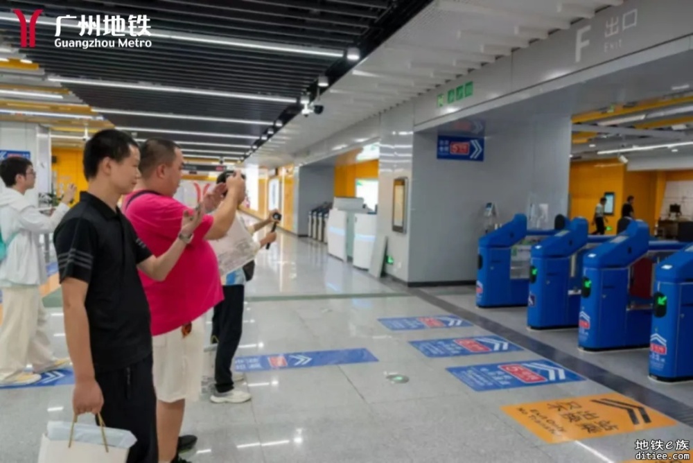 10号线开展市民试乘 新线沿线公交调整6月28日起实施