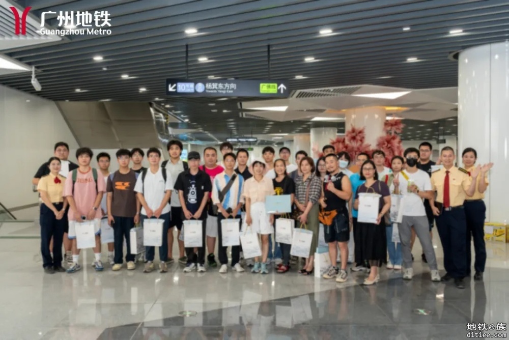 10号线开展市民试乘 新线沿线公交调整6月28日起实施