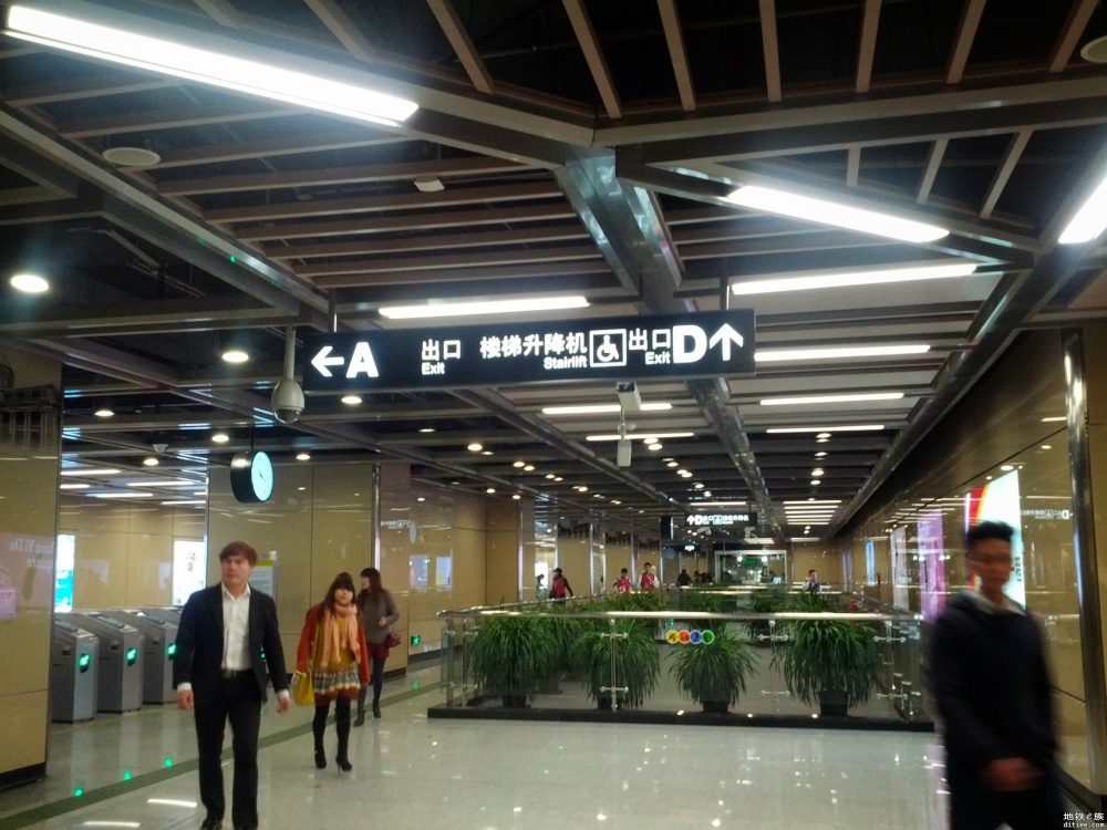 13号线西洲(槎头)站站厅居然跟12号线同步开放了