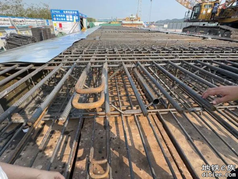 8号线东延段首站长洲站主体围护结构开工